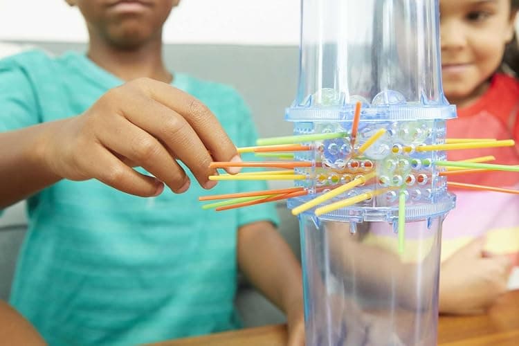 Mattel KerPlunk Kids Game, Easy-to-Learn Family Game for 2 to 4 Players, Don't Let The Marbles Fall thumbnail 4