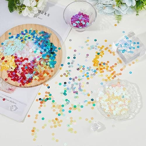 DICOSMETIC 6000Pcs 12 Couleurs Petites Paillettes Transparentes en Vrac 5mm Paillettes Plates Rondes en PVC pour Couture DIY Vêtement Chaussure Accessoires Artisanaux Trou: 1mm thumbnail 4