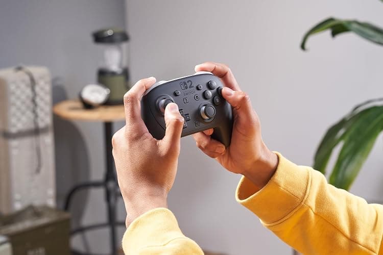 Nintendo Switch™ 2 Pro Controller thumbnail 9