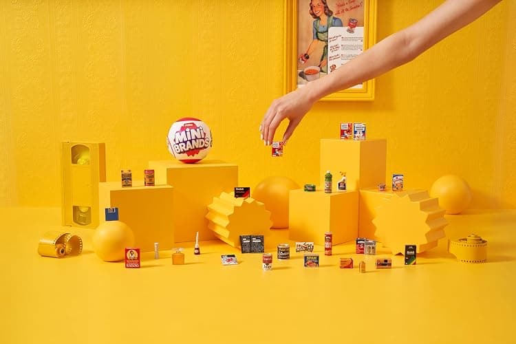 Mini Brands Retro 2 Pack Capsule with 60+ Mystery Mini's to Collect, Real Licenses, Rare Collectibles, Blind Pack, Ages 3+ thumbnail 7