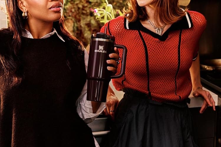STANLEY Quencher H2.0 Tumbler with Handle and Straw 30 oz | Flowstate 3-Position Lid | Cup Holder Compatible for Travel | Insulated Stainless Steel Cup | BPA-Free | Mahogany Gloss thumbnail 2