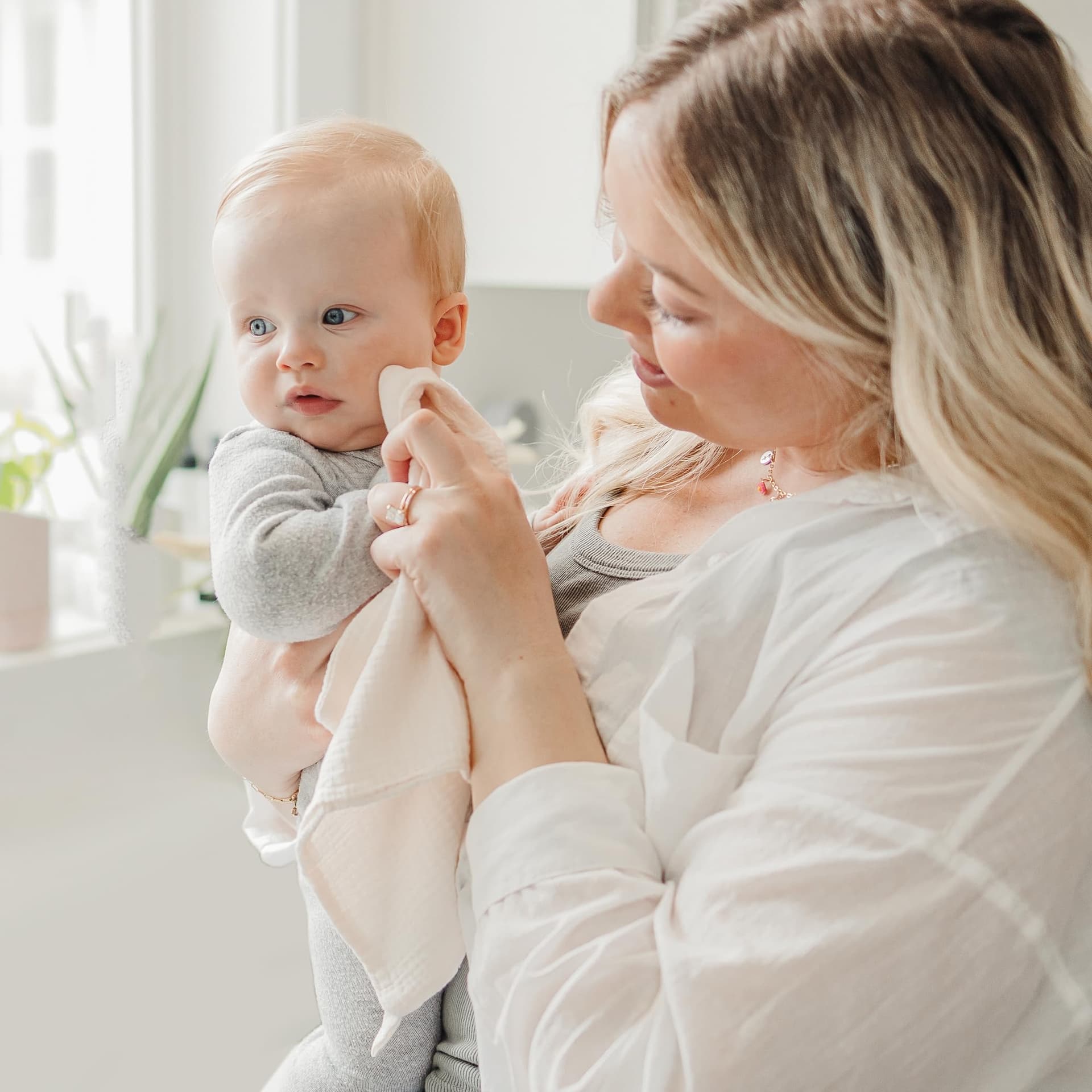 Konssy Toallitas de Muselina para Bebé Paquete de 7, Toallitas de Baño para Bebé 100% Algodón, Paños de Lavado Suaves y Absorbentes y Paños para Eructos para Recién Nacidos, Niñas y Niños, 11 x 11 thumbnail 4