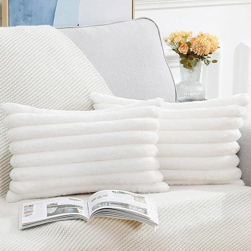 Madizz Lot de 2 Housses de Coussin en Peluche en Fausse Fourrure Housse de Coussin décorative Douce à Rayures moelleuses pour Coussin de Chambre à Coucher de canapé Blanc crème 30 x 50 cm thumbnail 2