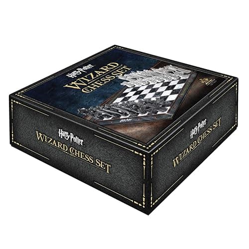 The Noble Collection Harry Potter Wizard Chess Set thumbnail 8