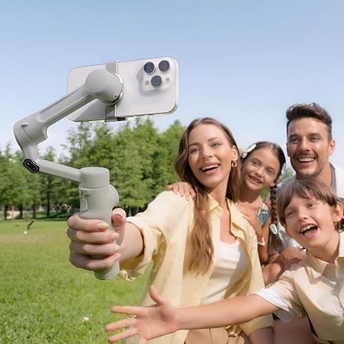 Insta360 Flow 2 Plus KI-Tracker-Bundle Hellgrau– Faltbarer Smartphone-Gimbal, KI-Tracking in jeder App, Multi-Personen-Tracking, Stativ/Selfie-Stick integriert, Fernsteuerung, für iPhone-/Android． thumbnail 12