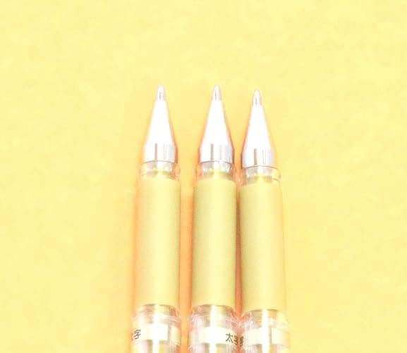 Uni-Ball Signo Broad Point Gel Impact Pen Gold Ink, 1.0mm, 3 pens per Pack (Japan import) [Komainu-Dou Original Package] thumbnail 3
