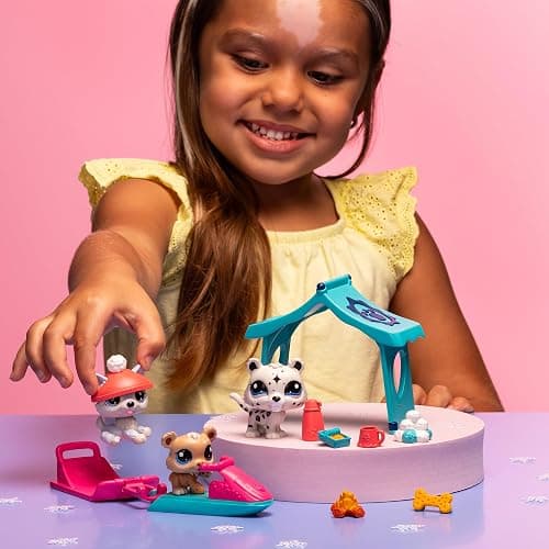 Littlest Pet Shop - Snowy Day Play Pack - LPS Gen 7, Authentic Mystery Figures, Surprise Collectible Kidult Toy, Girls, Boys, Kids, Tweens Ages 4+ thumbnail 4
