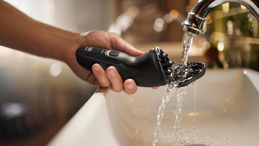 Philips Norelco Shaver 2400 Series, Wet and Dry Electric Shaver, Pop-up Trimmer, P-Cap, Deep Black, Model X3001/90 thumbnail 9
