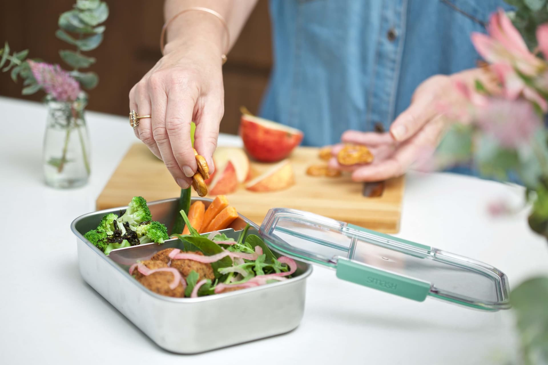 Smash Microwave Safe Stainless Steel Bento Lunch Box, 3 Compartments, Black, 1300ml thumbnail 6