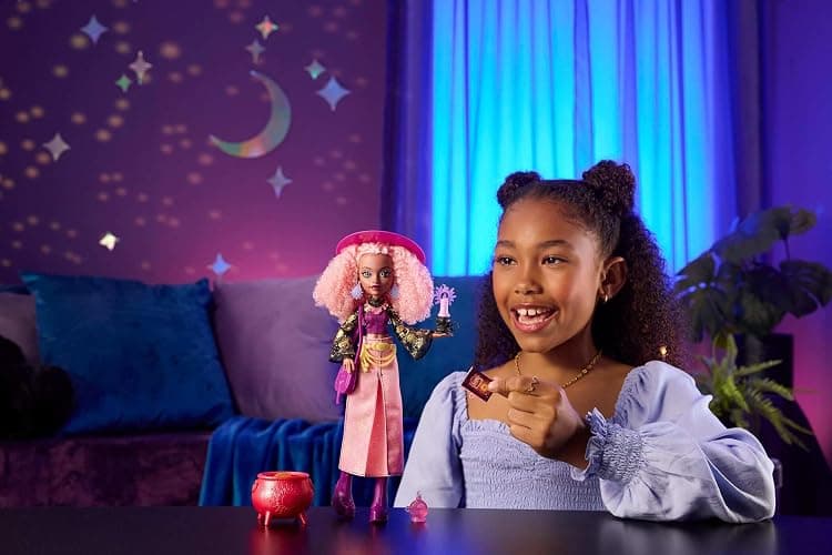 ​Monster High Doll, Moonspell Magic by Monster High Rae Lumina | Sun Witch in Pink Skirt with Cauldron Surprise & Accessories like Candle, Hat & Spellbook, JMB91 thumbnail 2