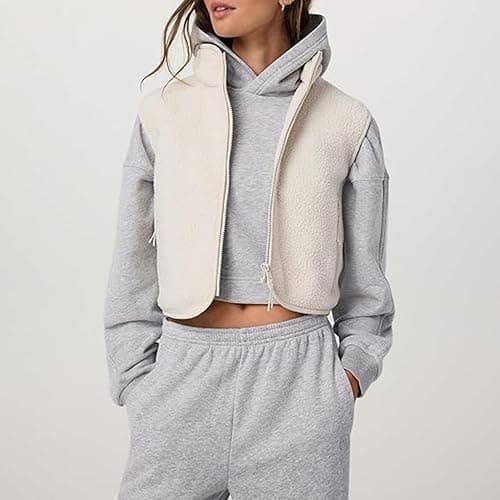 Yioaga Cropped Fleece Vest Women Sleeveless Stand Collar Zip Up Sherpa Jacket Fall Winter Warm Coats Outerwear with Pockets thumbnail 3