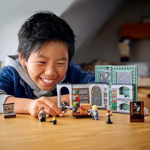 LEGO Harry Potter Hogwarts Moment: Potions Class 76383 Brick-Built Playset with Professor Snape’s Potions Class, New 2021 (270 Pieces) thumbnail 2