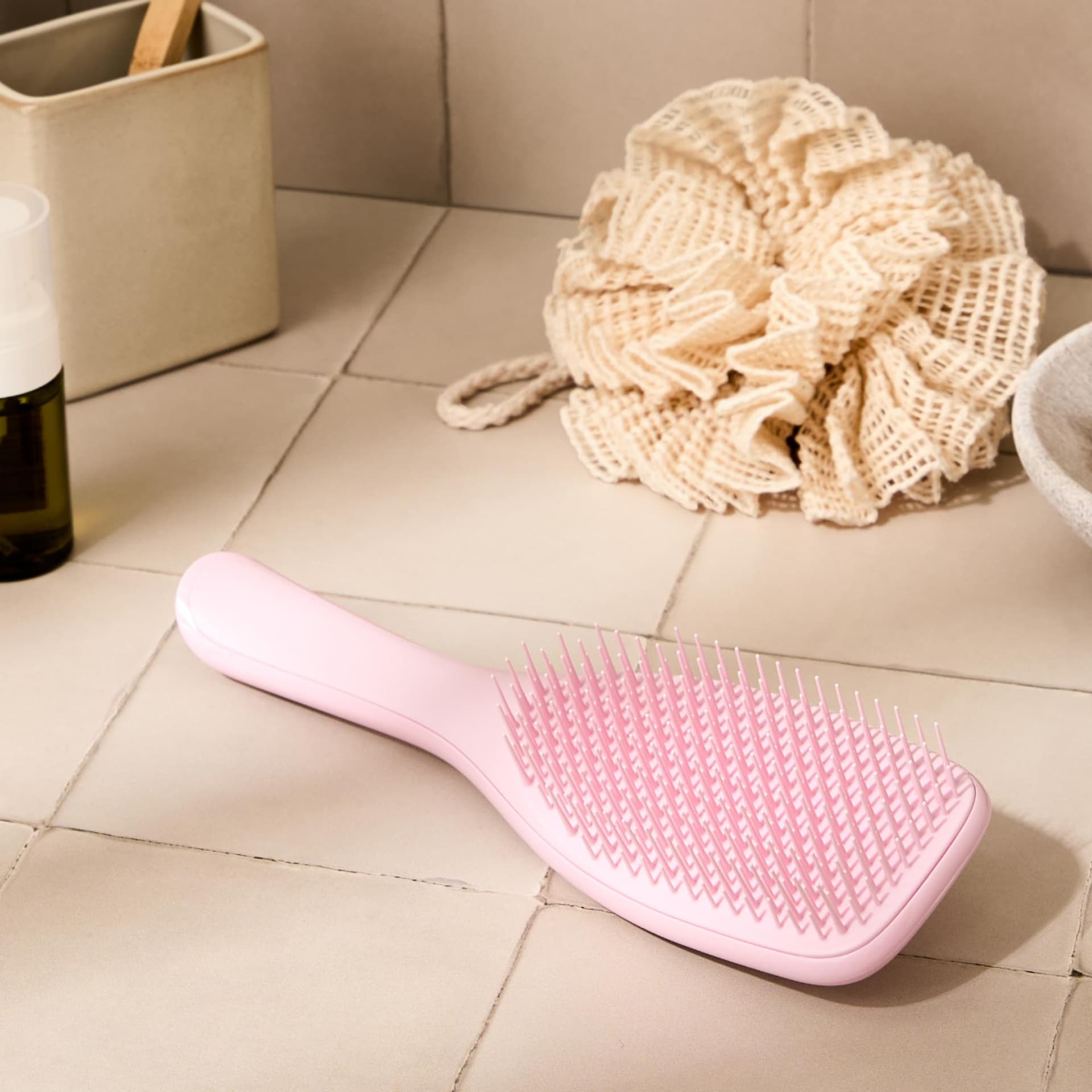 Tangle Teezer Ultimate Detangler Brush, Straight to Wavy, Millennial Pink | Patented two-tier, regular-flex teeth reduce breakage & split ends on wet or dry hair; Shower-friendly hairbrush for all ages thumbnail 8