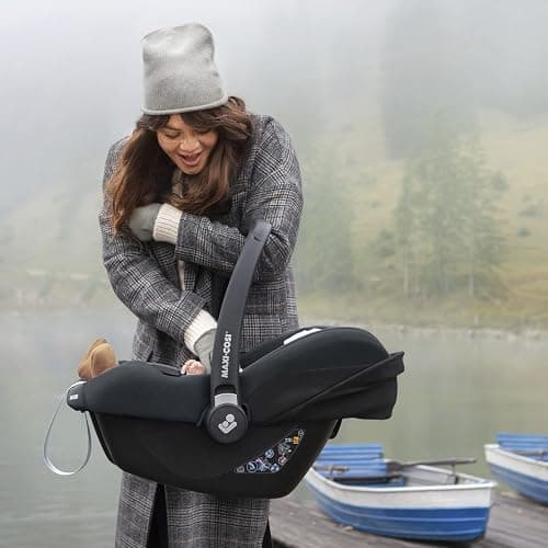 Maxi-Cosi CabrioFix i-Size, Baby Car Seat, 0–12 Months, Max. 12kg, Lightweight Car Seat Newborn (3.2kg), Large Sun Canopy, Extra Padded Seat, Fits most Maxi-Cosi Pushchairs, Essential Black thumbnail 2