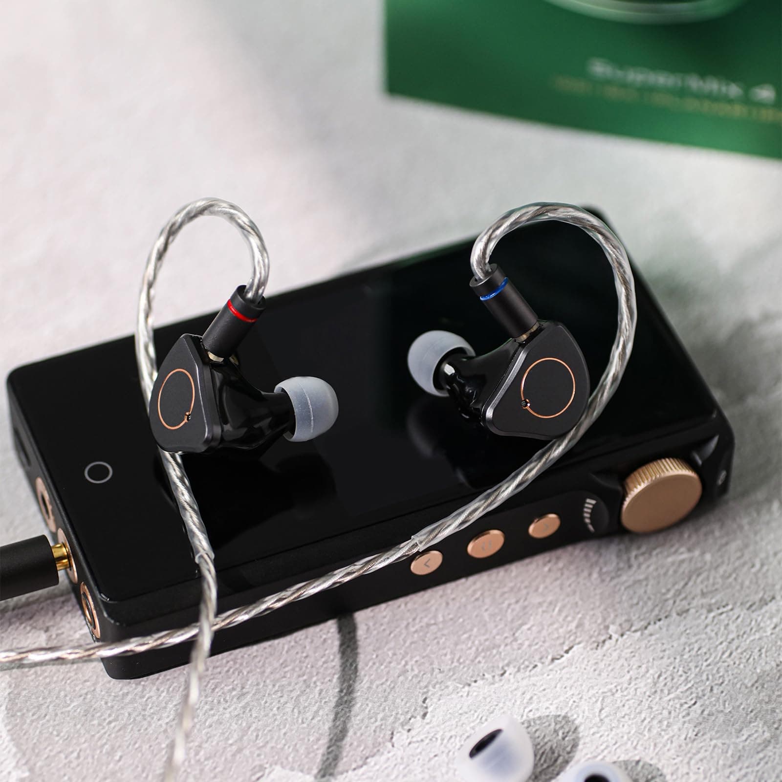 Linsoul SIMGOT SuperMix 4 1DD+1BA+1Planar+1PZT Hybrid Drivers Earphones, HiFi in Ear Monitor IEM, Wired Gaming Earbuds with OFC Silver-Plated Cable for Musician Audiophile thumbnail 5
