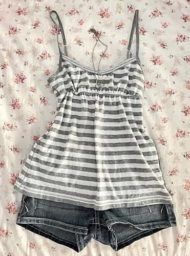Y2k Grunge Striped Shirts Women Teen Girls Fitted Emo Goth Top 2000s Clothing Vintage Tees Mcbling Streetwear thumbnail 6
