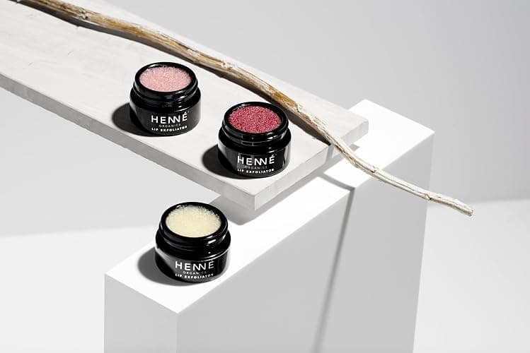 Henné Organics Lip Exfoliator - Natural and Organic Sugar Scrub - Nordic Berries thumbnail 6
