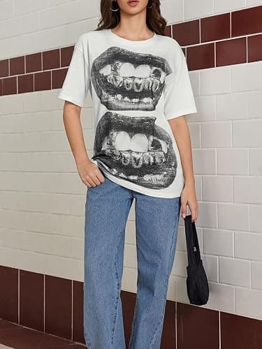 Verdusa Women's Lips Print Graphic Tees Y2k T Shirts Summer Crew Neck Vintage Going Out Tops thumbnail 5