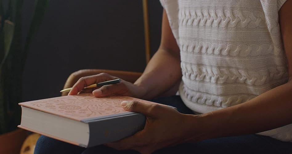 ESV Journaling Study Bible (Cloth over Board, Blush/Ochre, Floral Design): Holy Bible, English Standard Version thumbnail 3