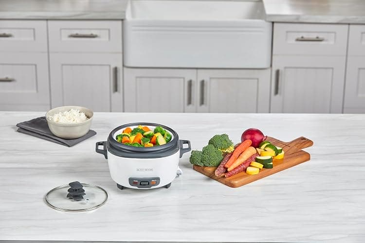BLACK+DECKER Rice Cooker 6-Cup (Cooked) with Steaming Basket, Removable Non-Stick Bowl, White thumbnail 2