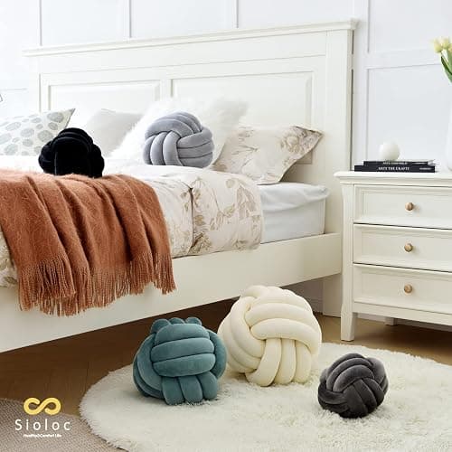Soft Knot Pillow thumbnail 4