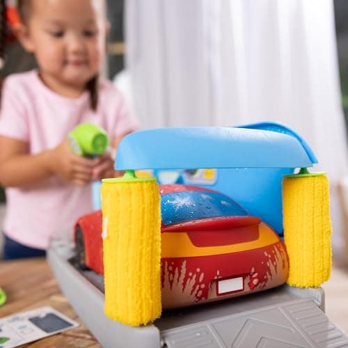Melissa & Doug Spray & Shine Car Wash Color-Changing Water Toy Play Set Boys and Girls 3+ thumbnail 3