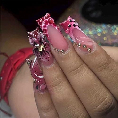 Auroriel 24 Stk Lange Quadratische Press On Nails Rosa French Tip mit Krokodilmuster Handgefertigte 3D Blumen Strass Kunstnägel Vollflächig Kleben Fall Acrylic Nail Set für Damen thumbnail 6