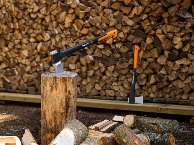 Fiskars Splitting Axe XL X25, 2.5 kg, incl. storage and carrying case, Length: 77 cm, Non-stick high Steel blade covering/fibreglass handle, Black/Orange, 1055683 thumbnail 7