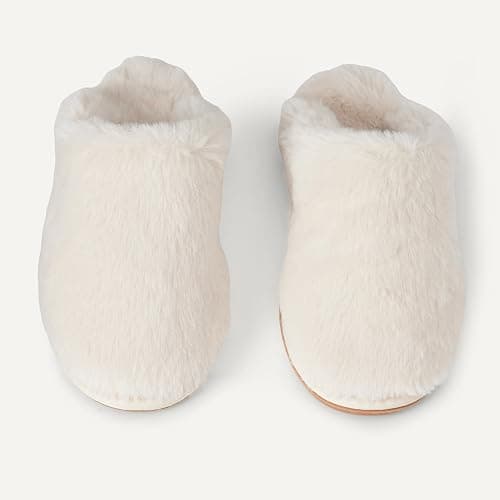 Amazon Essentials womens Fuzzy Plush Slippers thumbnail 4