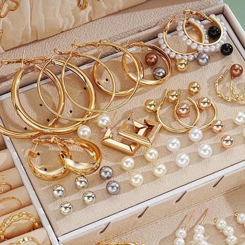 London Luxe 86-Piece Jewellery Set, Gold-Tone Necklaces, Earrings and Rings with Rhinestones, Vintage Style thumbnail 8
