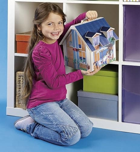 Playmobil 70985 Maison transportable - Dollhouse - avec Trois Personnages, Salle de Bains, Chambre, Salon et Cuisine - Tout équipée - La Maison Traditionnelle - s'ouvre s'emporte Partout - Dès 5 Ans thumbnail 8