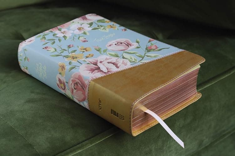 NIV, True Images Bible, Leathersoft, Teal/Gold: The Bible for Teen Girls thumbnail 2