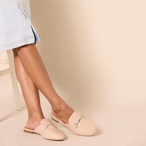 Amazon Essentials Women's Buckle Mule thumbnail 5