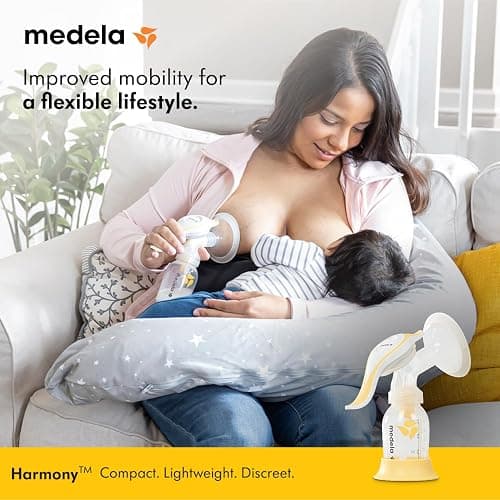 Medela Harmony Essentials Pack – Set with Harmony Manual Breast Pump, PersonalFit Flex Breast Shield, Breast Milk Bags and Nursing Pads – Ideal for on the go thumbnail 3