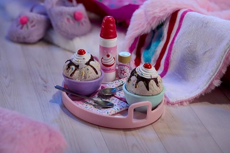 American Girl Truly Me, 18-inch Doll Playset and Accessories, Sundaes for Two Set, with Metal Spoons, Ages 6+ thumbnail 2
