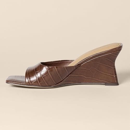 Amazon Essentials Women's Wedge Sandals thumbnail 3