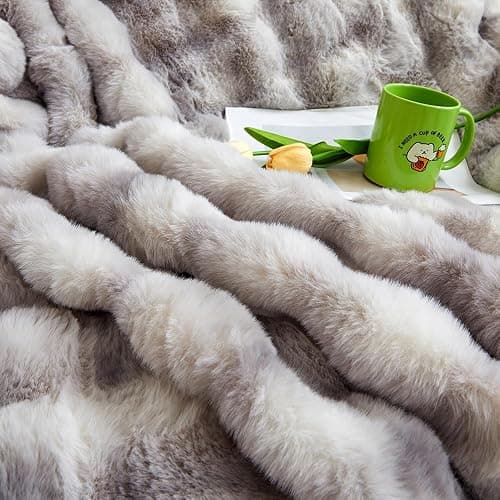 chovy Gray White Blanket for Couch - Bread Grid Rabbit Plush Soft Warm Blanket for Sofa Livingroom Bedroom Dorm Decor - 90x102 Inches thumbnail 6