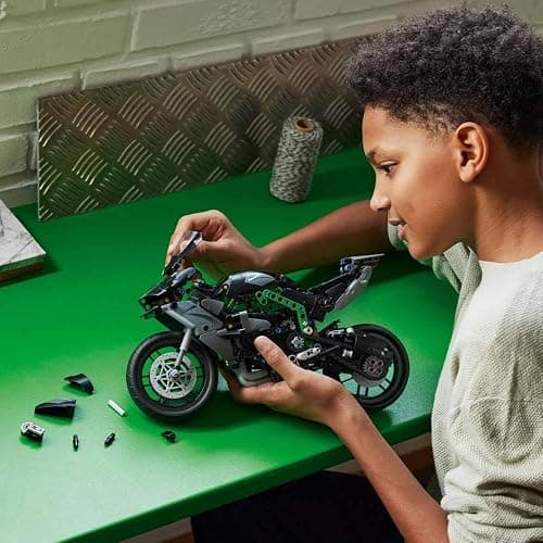 Lego TECHNIC Kawasaki Ninja H2R Motorcycle Set 42170 thumbnail 9