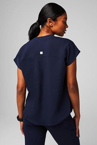 Fabletics Women's Evolve 3-Pocket Scrub Top with an Oversized Fit - MotionTech, 4-Way Stretch, Wrinkle-Resist, Anti-Shrink thumbnail 2