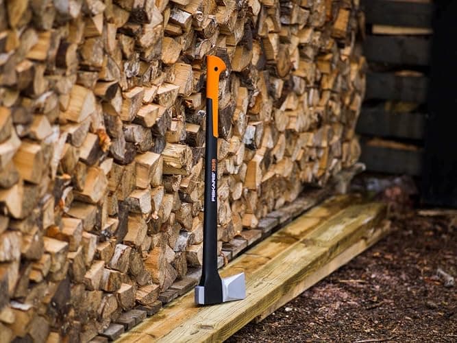 Fiskars Splitting Axe XL X25, 2.5 kg, incl. storage and carrying case, Length: 77 cm, Non-stick high Steel blade covering/fibreglass handle, Black/Orange, 1055683 thumbnail 4