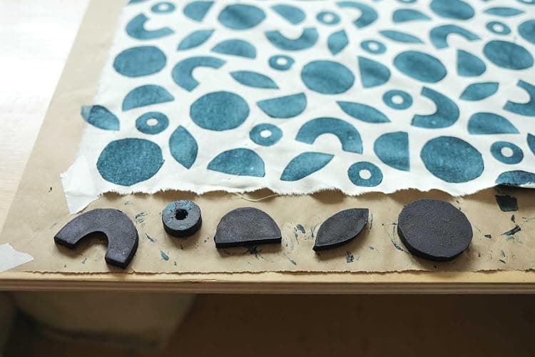 Contemporary Patchwork: Techniques in Colour, Surface Design & Sewing thumbnail 7