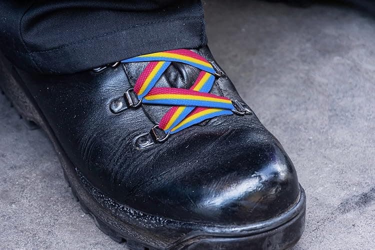 Pansexual Pride Flag Striped Shoelaces - LGBTQ Accessories for Pride Parades & Events, Fits Boots, Sneakers & More! - 1 thumbnail 3