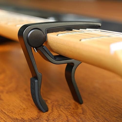 WINGO Professional Capotasto Chitarra Alloy Capo per Chitarra Acustica Elettrica Bass Ukulele con 5 Plettri-Nero. thumbnail 5