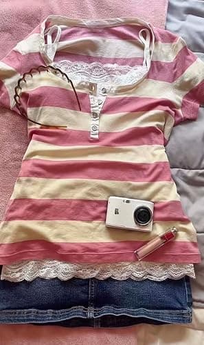 Vintage Graphic Tees 2000s Tops Teen Girls Y2k Grunge Shirts Alt Emo Clothes Women Whimsy Twee Short Sleeve Top thumbnail 3