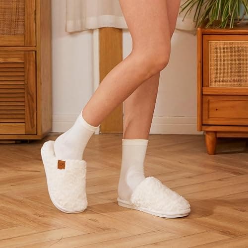 OOW Women's Fuzzy Slippers for Indoor,House Shoes with Memory Foam,Plush and Cute Slippers for Women thumbnail 3