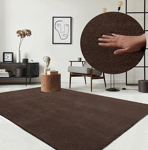 the carpet Relax Moderner Flauschiger Kurzflor Teppich, Anti-Rutsch Unterseite, Waschbar bis 30 Grad, Super Soft, Felloptik, Braun, 200 x 280 cm - Image 1