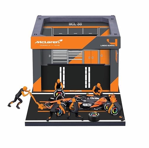 Bburago 1:43 2024 Race McLaren MCL38 Pit Pass, Norris #4 - Image 1