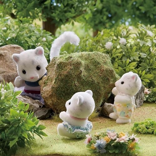 Sylvanian Families - 5814 Snow Leopard Family, Playset with Animal Figure, Velvety Animal Figures, Leopards, Toys for Children Aged 3 and Up thumbnail 6