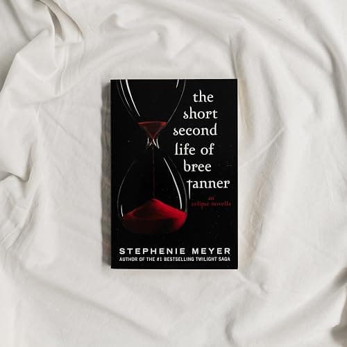 The Short Second Life of Bree Tanner: An Eclipse Novella (The Twilight Saga) thumbnail 2