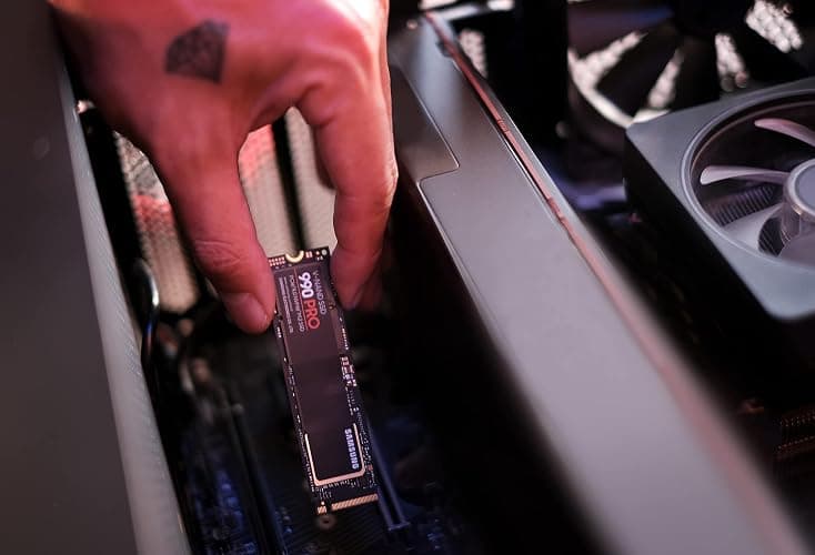 SAMSUNG 990 PRO SSD 1TB PCIe 4.0 M.2 2280 Internal Solid State Hard Drive, Seq. Read Speeds Up to 7,450 MB/s for High End Computing, Gaming, and Heavy Duty Workstations, MZ-V9P1T0B/AM thumbnail 8